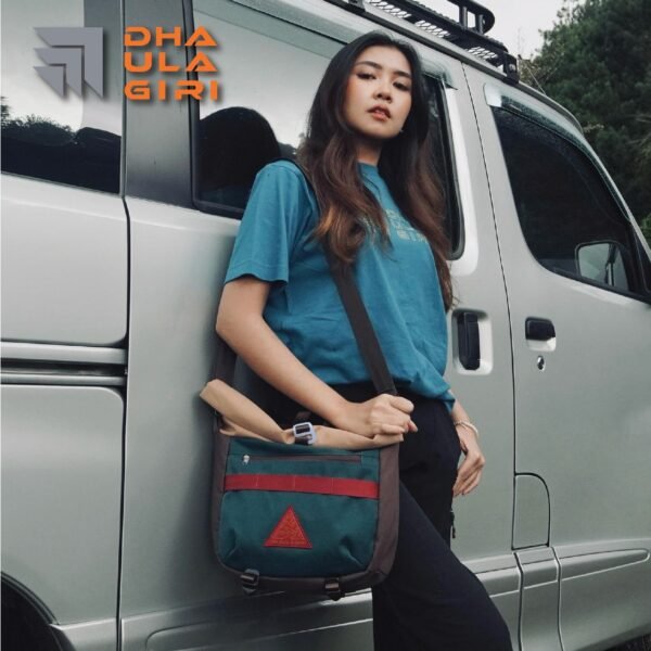 DH AERIOS ROLLTOP SLING BAG - Image 10