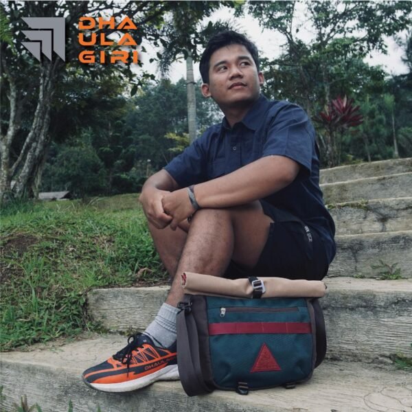 DH AERIOS ROLLTOP SLING BAG - Image 9